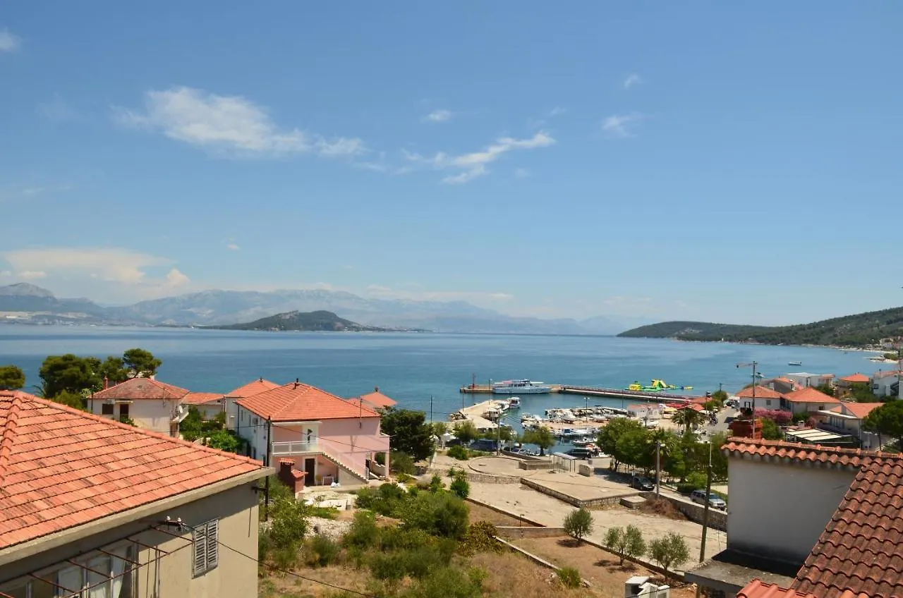 Apartmani Rita Slatine 0*,