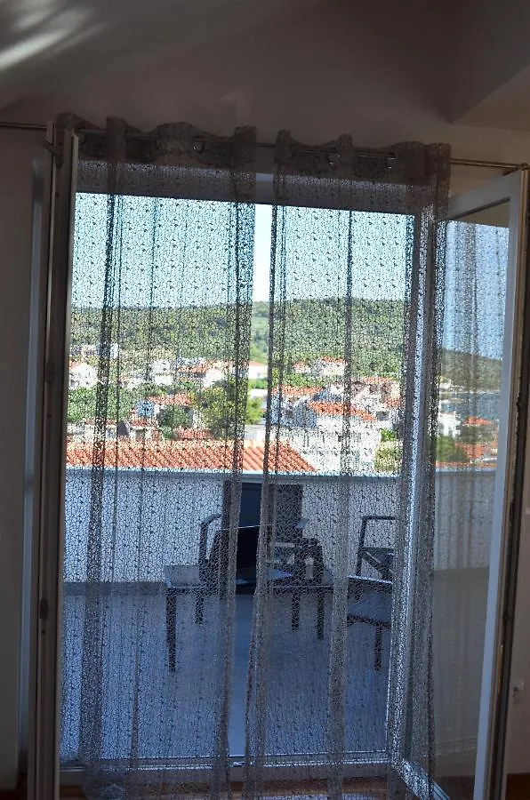 Apartmani Rita Slatine 0*,
