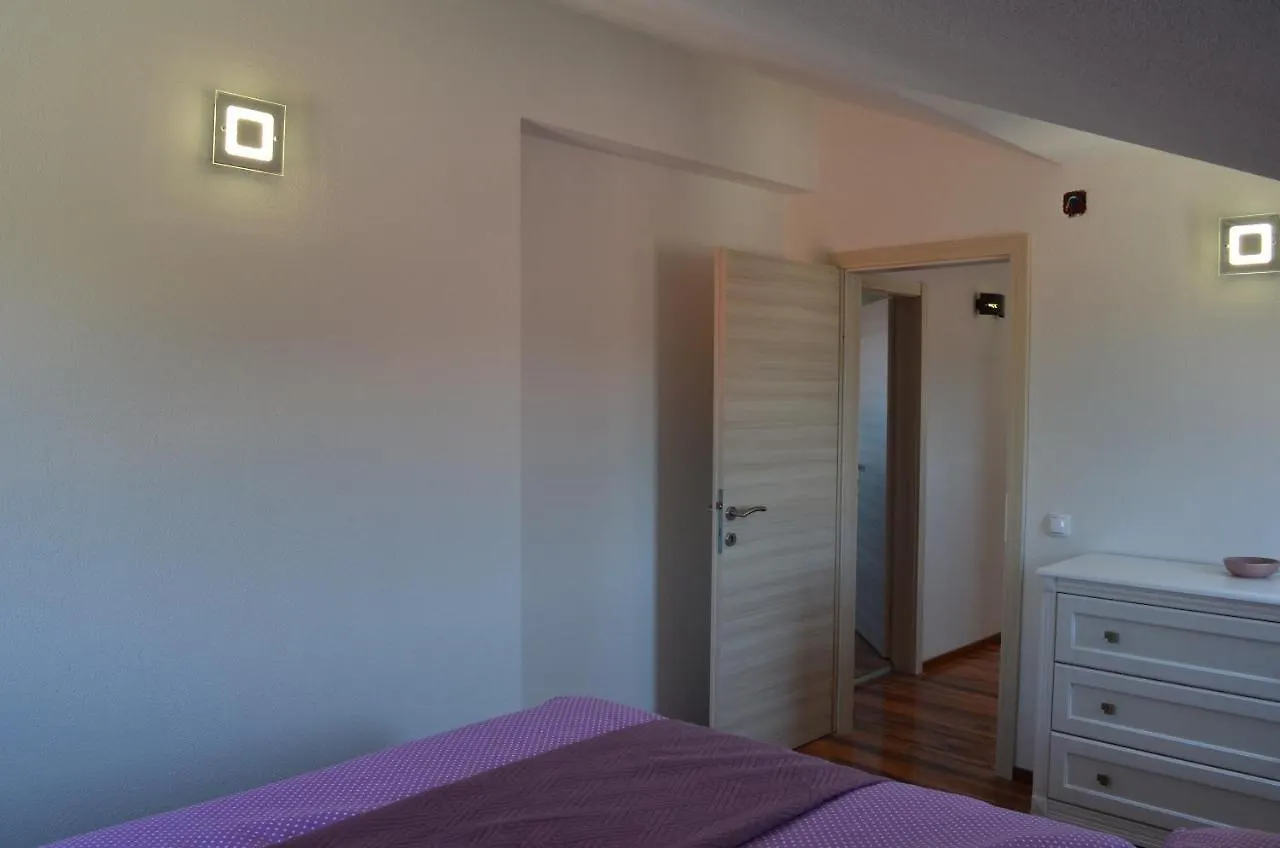 Apartment Apartmani Rita Slatine