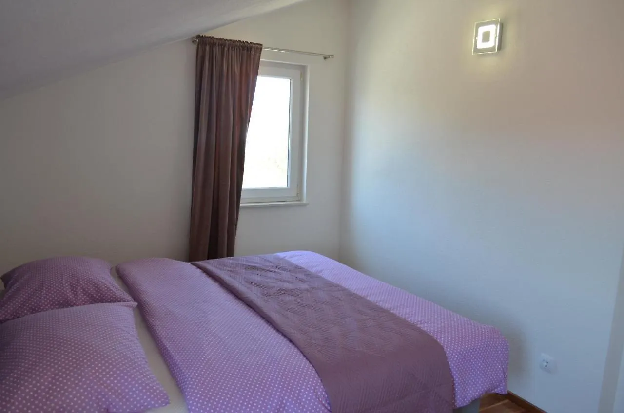 Apartmani Rita Slatine Croatia