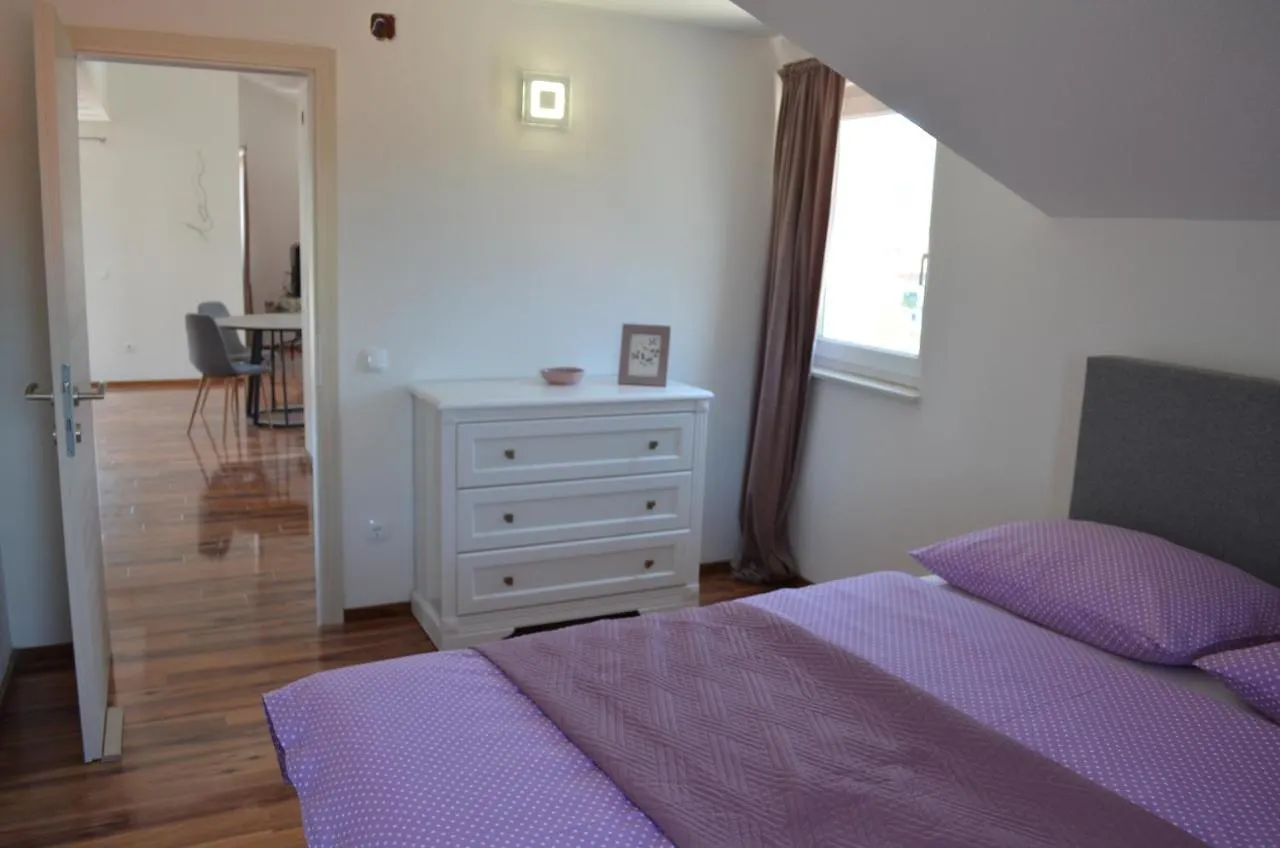 Apartment Apartmani Rita Slatine Croatia