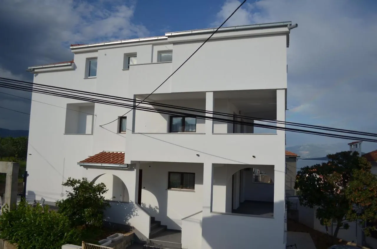 Apartmani Rita Slatine Croatia