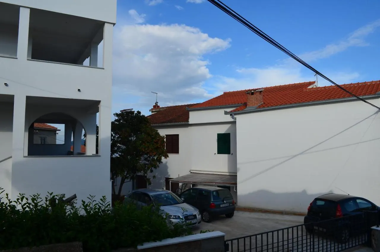 Apartmani Rita Slatine 0*,  Croatia