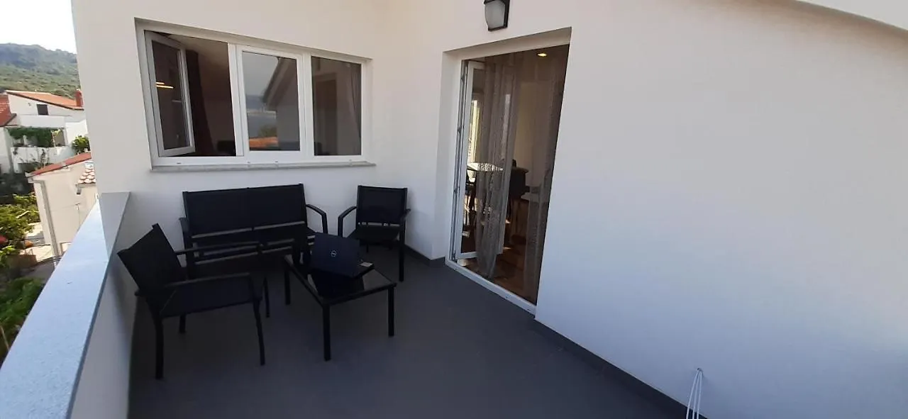 Apartment Apartmani Rita Slatine